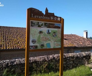 Panneau d’information avec lame titre gravée – Lavardens (32) PIC BOIS - Panneau d'information avec lame titre gravée - Lavardens (32)