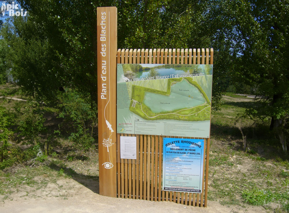 Signalétique touristique - Panneau d'information - Plan d'eau - Fabrication PIC BOIS