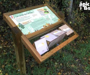 PIC BOIS - Table de lecture avec cubes intégrés - Beauné (49)