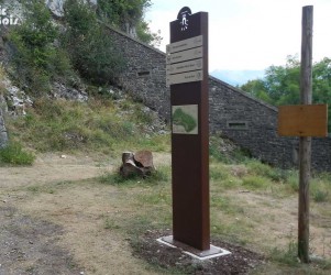PIC BOIS - Totem directionnel - Fort de Tamié (73)