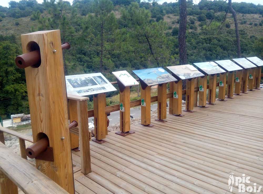 PIC BOIS - Tables de lecture et borne de visée - Ucel (07)