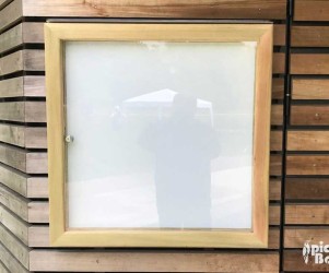 PIC BOIS - Vitrine d'affichage en bois - Jardins de la Mackellerie Croix (59)