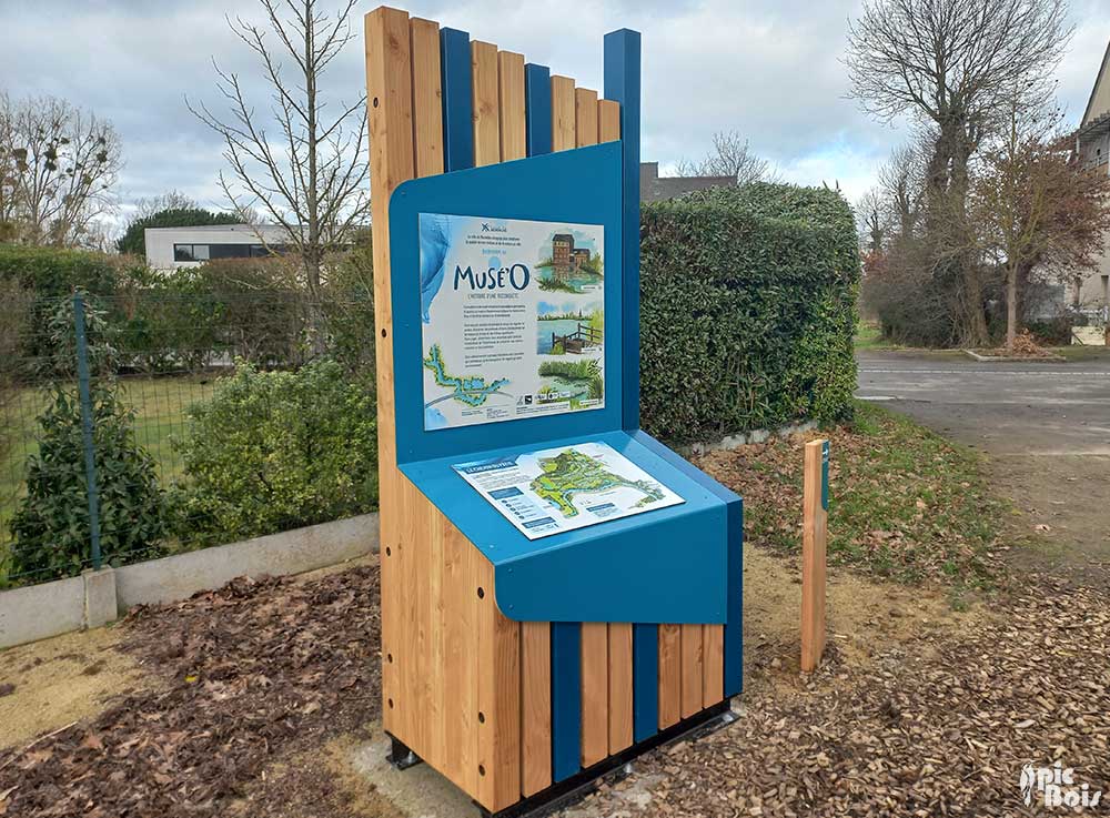 Signalétique touristique | Borne d'accueil avec plan et histoire du sentier - Mordelles (35)