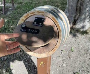 Mobilier interactif – Coffre tonneau Signalétique touristique | Coffre tonneau fermé par un cadenas code à 4 chiffres