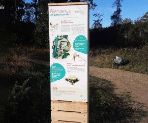 Signalétique touristique | Totem de bienvenue - Fondation Yves Rocher
