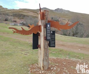 Signalétique touristique | Totem arbre à palabres - Col de Lizarrieta