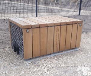 Banc vivant – hérisson Signalétique camping | Banc vivant - hérisson - Center Parcs Les Landes de Gascogne - 47