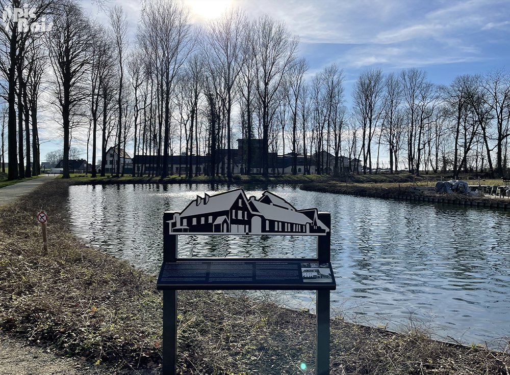 Observatoire de la brasserie avec plaque rapportée - Pipaix