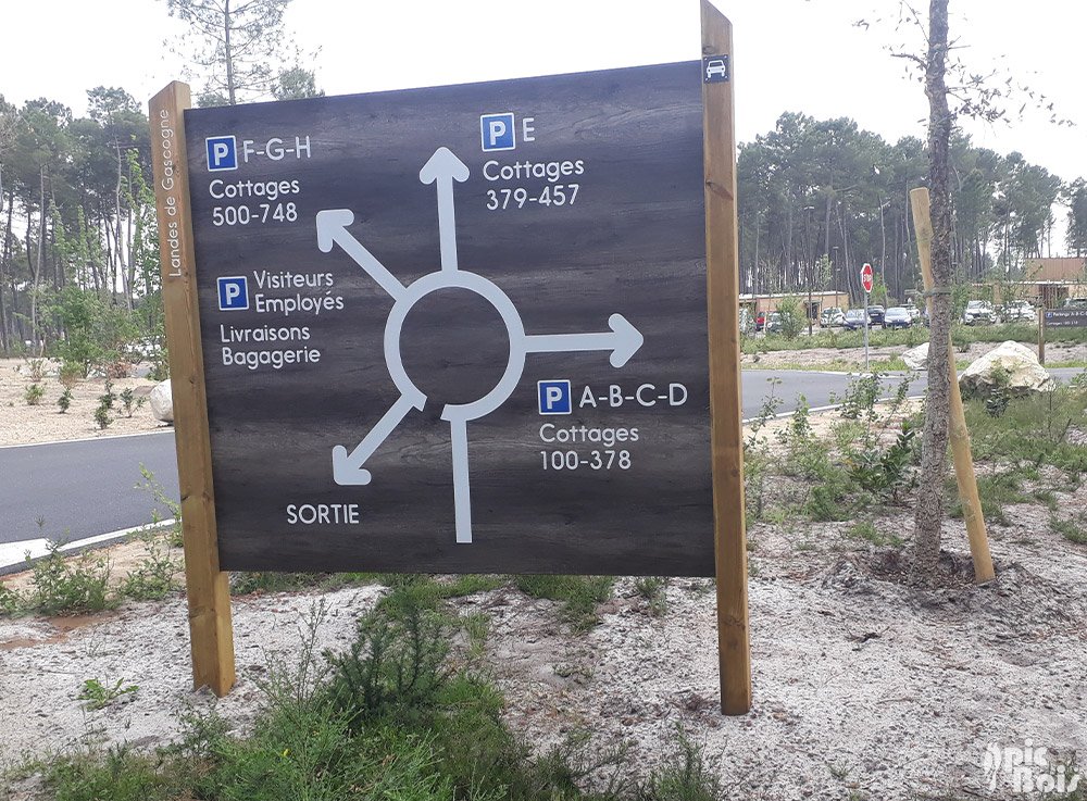 Signalétique camping | Directionnel routier - Rond-point - Center Parcs Les Landes de Gascogne - 47