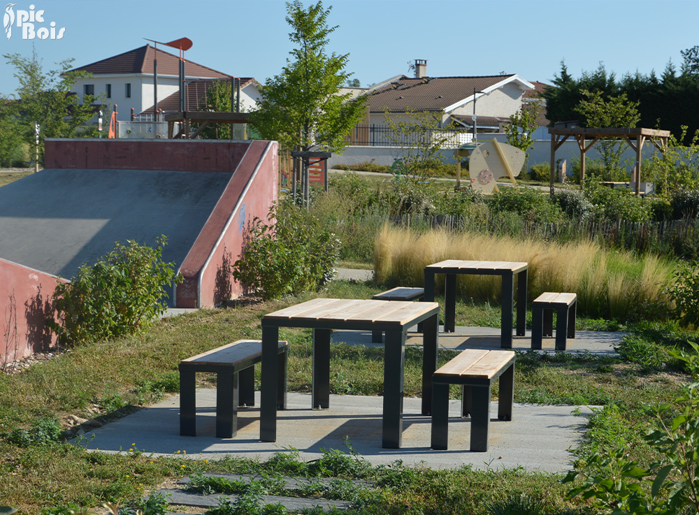 Signalétique touristique | Table de pique-nique - Gamme Pichauris - Satolas Parc des Lurons (38)