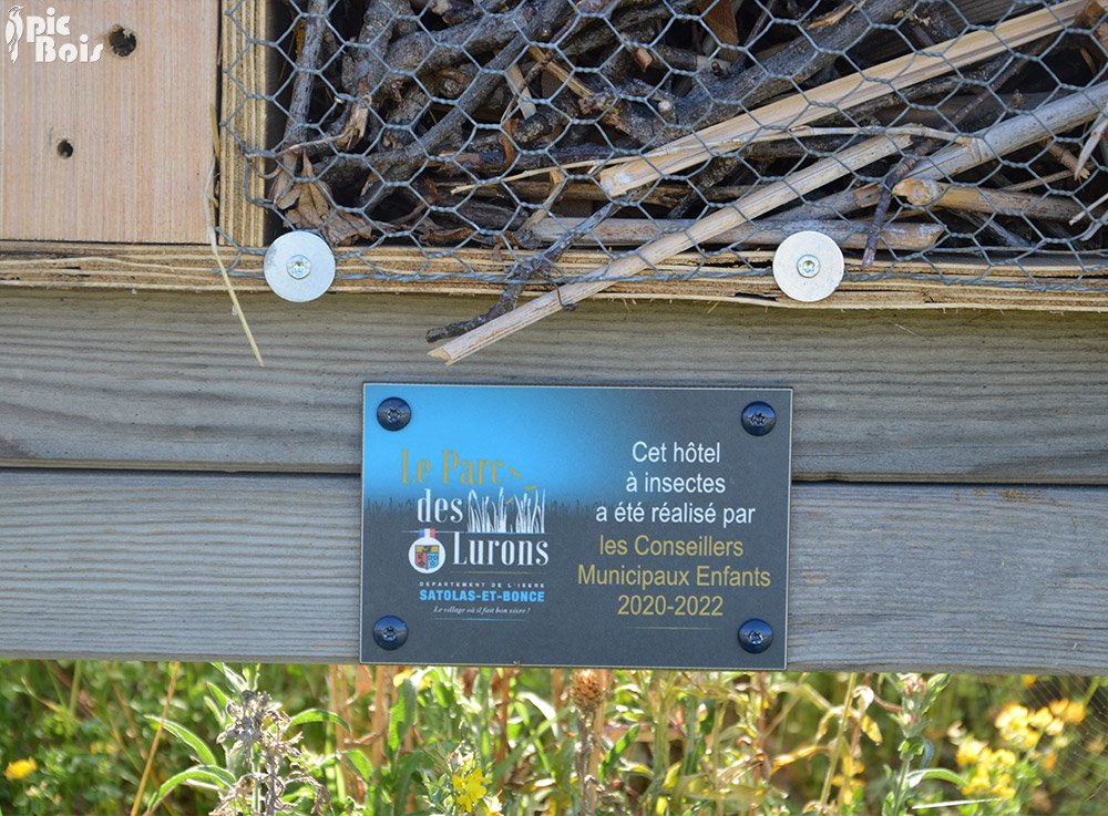 Signalétique touristique | Plaque thématique - Hotel à insectes - Satolas Parc des Lurons (38)