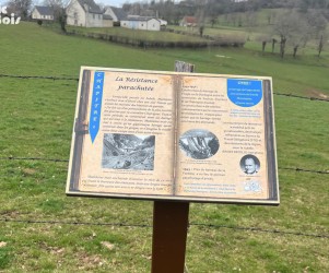 Signalétique touristique | Table de lecture - La Résistance - 15 Chalvignac