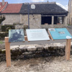 Table de lecture – Vieux village