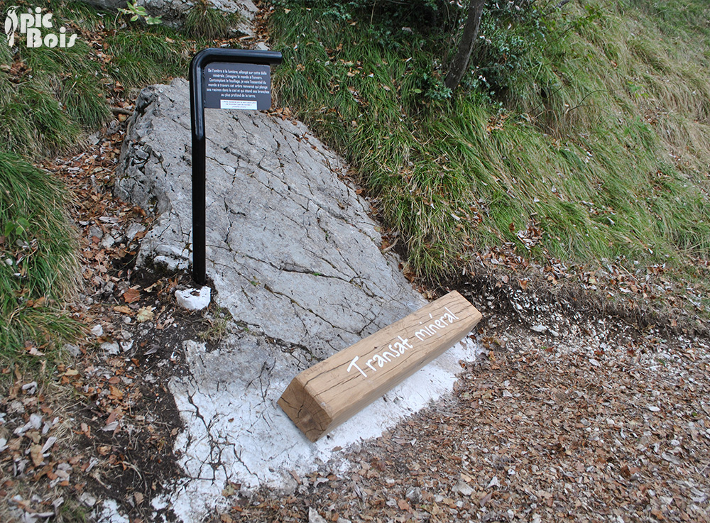 Signalétique touristique | Banc - Transat minéral - Sentier de Chalais (38)