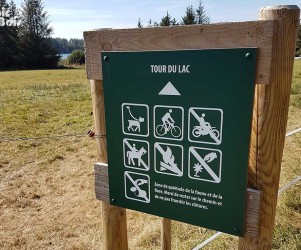 Signalétique touristique - Totem - Réglementation autour du lac - Fabrication PIC BOIS