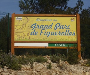 13-martigues-enseignes-au-sol-panneau-d-accueil-ouvert-ferme.jpg Signalétique touristique - Enseigne - Panneau d'accueil - Fabrication PIC BOIS