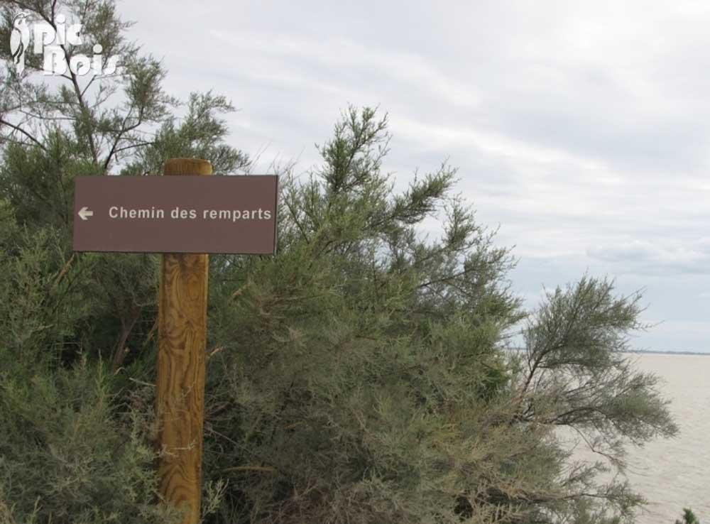 Signalétique touristique - Directionnel piéton - Chemin communal - Fabrication PIC BOIS