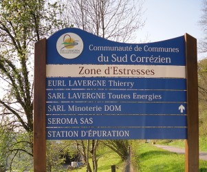 19-beaulieu-et-meyssac-signalisation-d-information-locale-liste-des-entreprises-et-station.jpg Signalétique touristique - SIL - Entreprises de proximité - Fabrication PIC BOIS