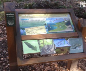 23-creuse-bornes-questions-reponses-triedres-4-modules.jpg Signalétique touristique - Mobilier interactif - Vie du ruisseau - Fabrication PIC BOIS