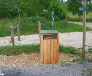 Signalétique touristique - Corbeilles - Corbeille et panneaux - Fabrication PIC BOIS