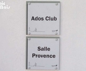 30-la-grande-motte-plaques-de-porte-plaque-murale-d-information.jpg Signalétique touristique - Plaque de porte - Désignation salles - Fabrication PIC BOIS