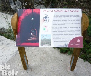 Signalétique touristique - Table de lecture - Mise en lumière - Fabrication PIC BOIS