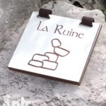 Mobilier interactif – Plaque gravée