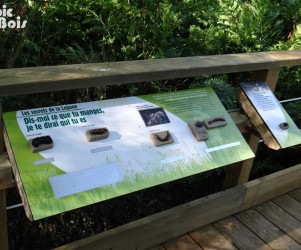 Signalétique touristique - Table de lecture - Excrements - Fabrication PIC BOIS