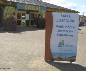 Signalétique touristique - Enseigne - Salle de spectacles - Fabrication PIC BOIS