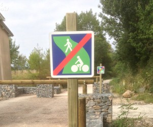 Signalétique touristique - Panneau de circulation - Sortie de voie - Fabrication PIC BOIS