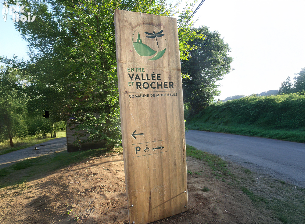 Signalétique touristique - Directionnel routier - Totem d'accueil - Fabrication PIC BOIS