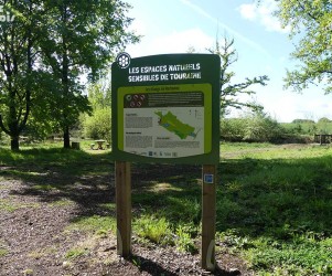 Signalétique touristique - Panneau d'information - Les étangs - Fabrication PIC BOIS