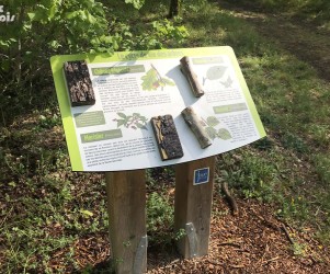 Signalétique touristique - Table de lecture - Les écorces - Fabrication PIC BOIS