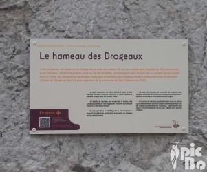 Signalétique touristique - Plaque thématique - Sentier patrimonial - Fabrication PIC BOIS