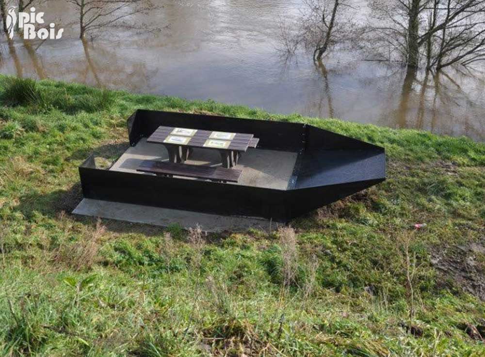 Signalétique touristique - Table de pique-nique - Faux bateau - Fabrication PIC BOIS