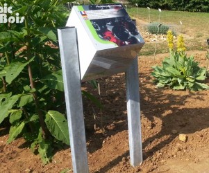 54-villers-les-nancy-bornes-questions-reponses-bqr-carree.jpg Signalétique touristique - Mobilier interactif - BQR carrée - Fabrication PIC BOIS