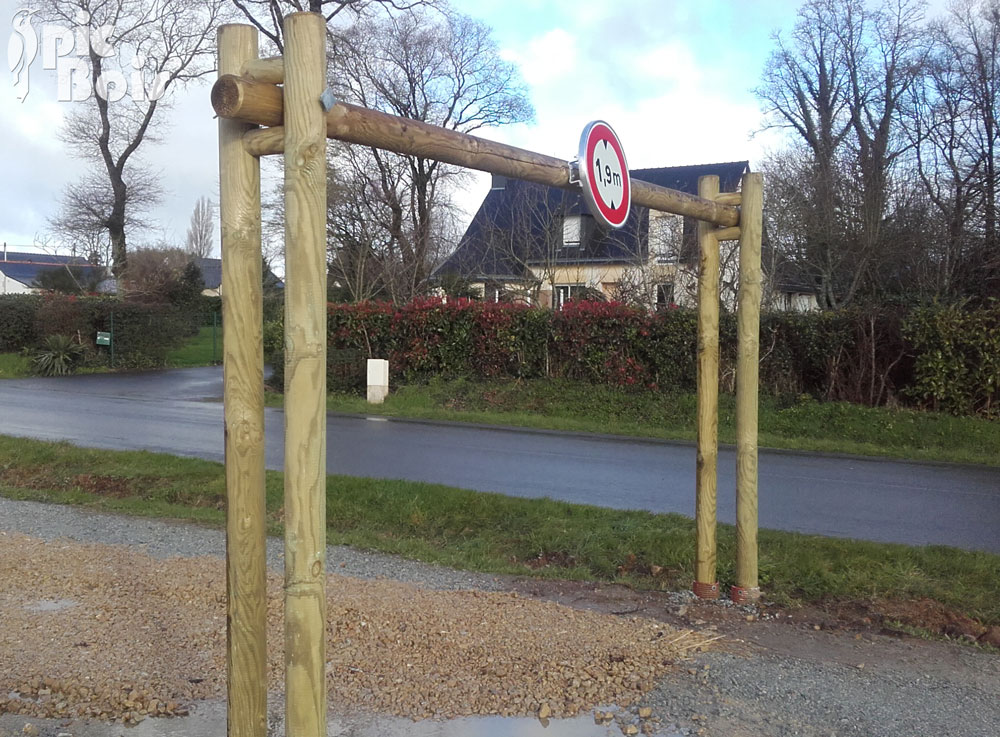 Signalétique touristique - Panneau de circulation - Entrée parking - Fabrication PIC BOIS