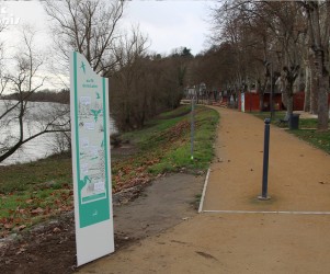 Signalétique touristique - Totem  - La biodiversité - Fabrication PIC BOIS