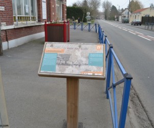 Signalétique touristique - Table de lecture - Présentation auberge - Fabrication PIC BOIS