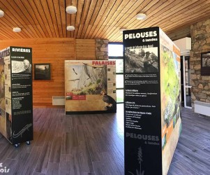Signalétique touristique - Caisson - Salle d'exposition - Fabrication PIC BOIS