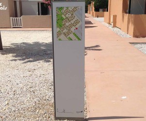 Signalétique touristique - Totem - Plan village vacances - Fabrication PIC BOIS