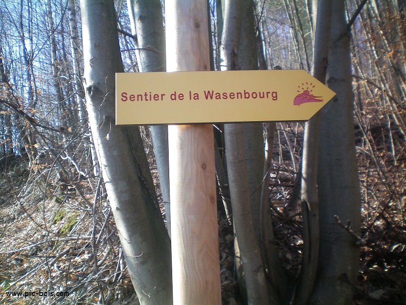 Signalétique touristique - Directionnel sentier - Logo gravé - Fabrication PIC BOIS