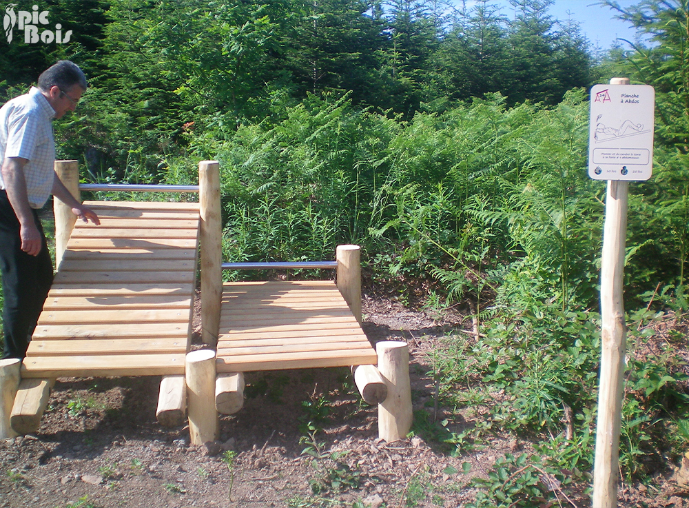 Signalétique touristique - Agrès sportif - Planche à abdos double - Fabrication PIC BOIS