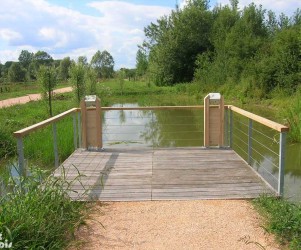 71-chatenoy-le-royal-bornes-questions-reponses-bqr.jpg Signalétique touristique - Mobilier interactif - Plateforme étang - Fabrication PIC BOIS