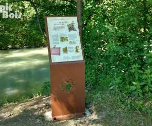 Signalétique touristique - Table de lecture - Cours d'eau - Fabrication PIC BOIS