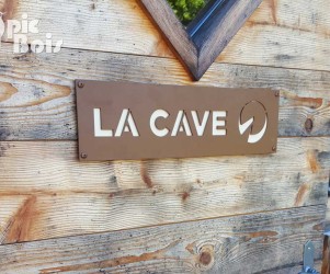 Signalétique touristique - Plaque de porte - La cave - Fabrication PIC BOIS