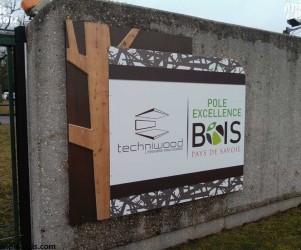 Signalétique touristique - Enseigne murale - Pôle excellence - Fabrication PIC BOIS