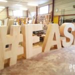 Enseigne – Hashtag lettres découpées