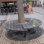 Banc – Asymétrique autour d’un arbre