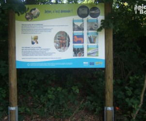 Signalétique touristique - Mobilier interactif - Le recyclage - Fabrication PIC BOIS